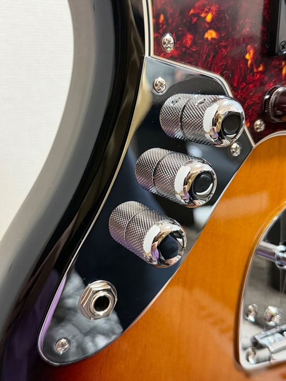 Kurt Cobain Jaguar® Left-Hand（ピアノ・楽器・PA機材）の商品画像 - 査定依頼日：2026年4月4日 - 最高査定価格：145,000円