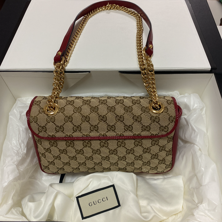 443497 HVKEG 8561（ブランドバッグ）の商品画像 - 査定依頼日：2021年10月6日 - 最高査定価格：160,000円