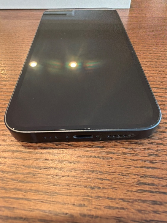 iPhone iPhone 13 128GB au（スマホ）の商品画像 - 査定依頼日：2026年8月12日 - 最高査定価格：35,500円