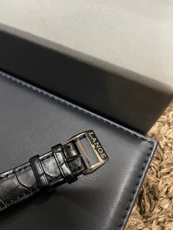 ランゲ＆ゾーネ サクソニア 201.02（高級時計）の商品画像 - 査定依頼日：2025年1月13日 - 最高査定価格：1,800,000円