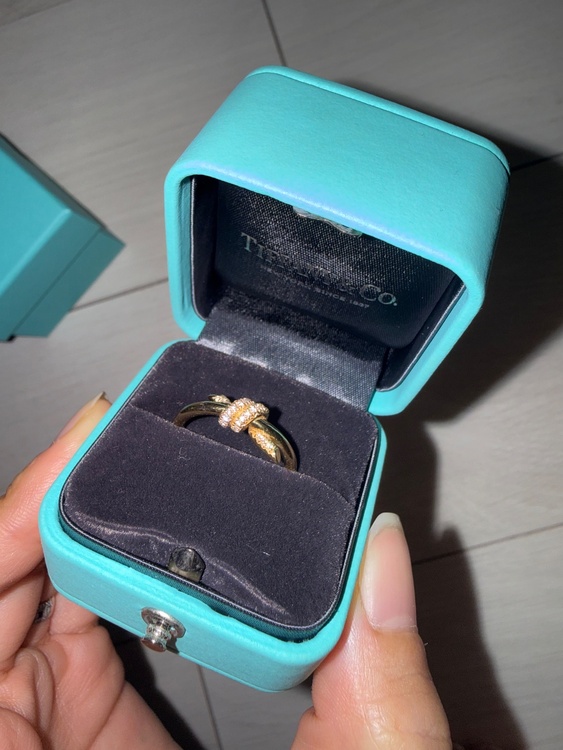 Tiffanyノットリング ダイアモンド付き（金・貴金属）の商品画像 - 査定依頼日：2026年6月23日 - 最高査定価格：300,000円
