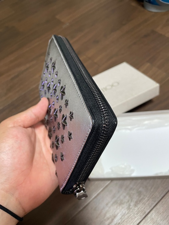 JIMMY CHOO CARNABY（ブランド財布・小物）の商品画像 - 査定依頼日：2025年7月30日 - 最高査定価格：2,000円