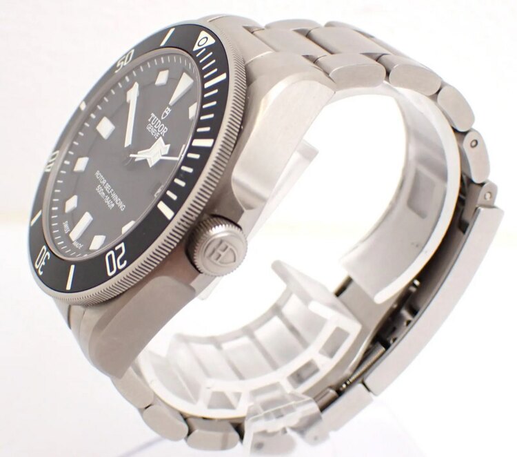 チューダー ベラゴス 25500T（高級時計）の商品画像 - 査定依頼日：2025年5月31日 - 最高査定価格：400,000円