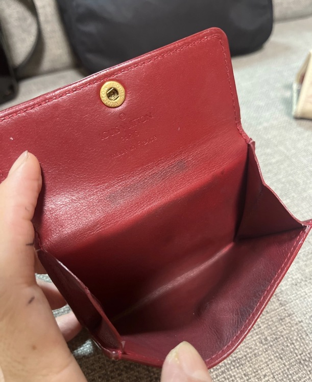 ルイヴィトン　アクセサリートレイ、財布　ディオール/キーケース　プラダ/ミニショルダーバッグ　グッチ/エナメルリュック（ブランドバッグ）の商品画像 - 査定依頼日：2026年10月4日 - 最高査定価格：100,000円