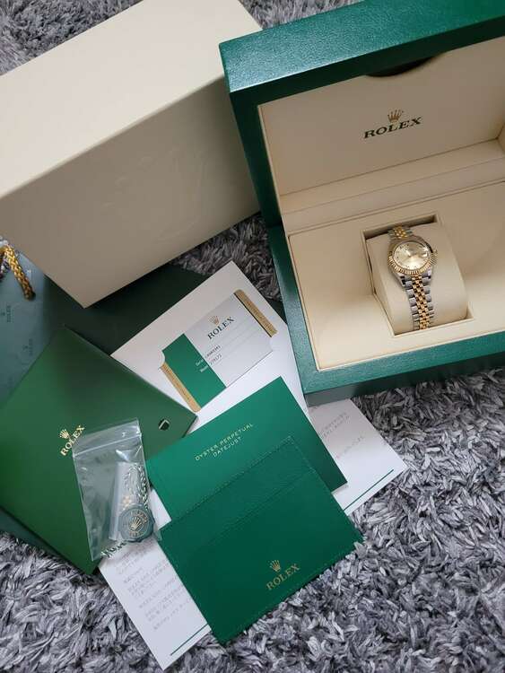 ロレックス デイトジャスト 279173 （高級時計）の商品画像 - 査定依頼日：2025年5月28日 - 最高査定価格：1,600,000円