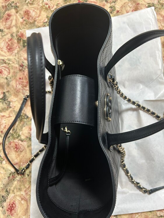 トートバッグ（ブランドバッグ）の商品画像 - 査定依頼日：2025年4月29日 - 最高査定価格：300,000円