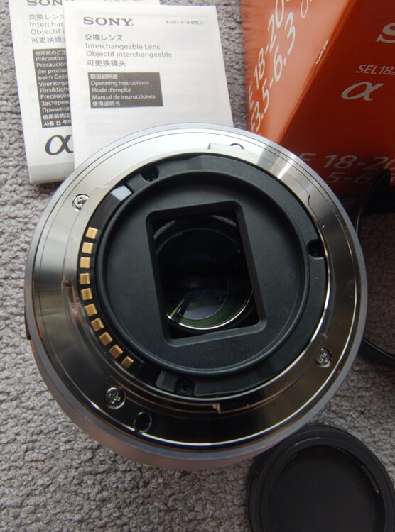 SEL18200（カメラ）の商品画像 - 査定依頼日：2026年10月3日 - 最高査定価格：18,000円