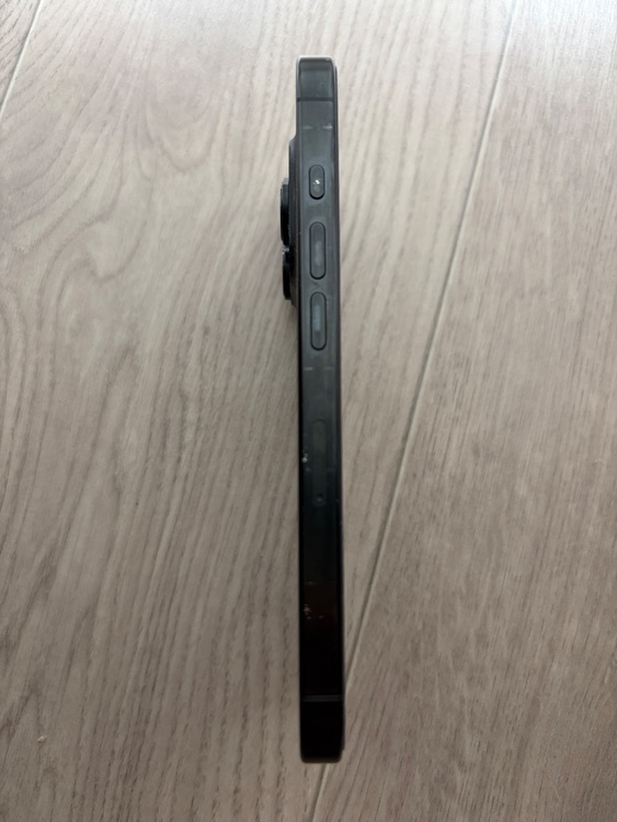 iPhone iPhone 16 Pro 128GB au（スマホ）の商品画像 - 査定依頼日：2026年7月4日 - 最高査定価格：107,500円