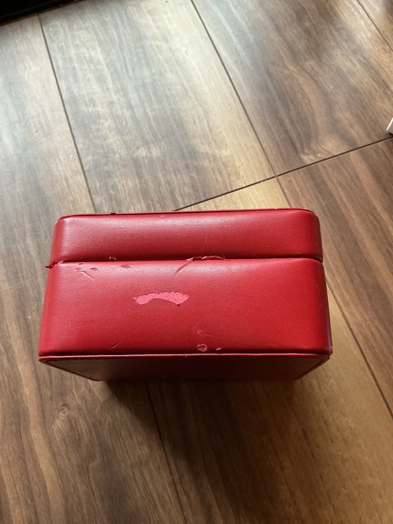 2201.50 シーマスター プラネットオーシャン 自動巻き（ブラック）（高級時計）の商品画像 - 査定依頼日：2025年12月27日 - 最高査定価格：425,000円