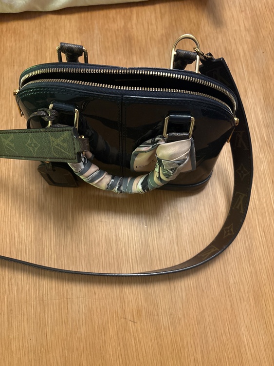 アルマBB（ブランドバッグ）の商品画像 - 査定依頼日：2026年3月11日 - 最高査定価格：150,000円