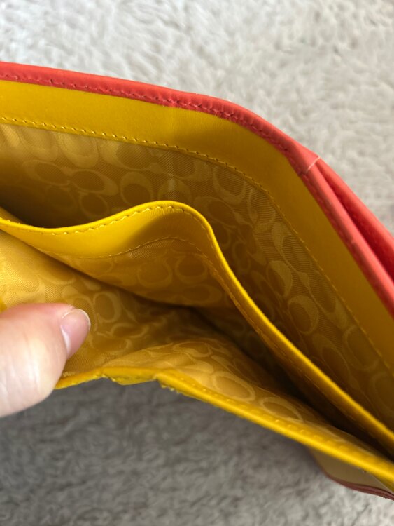 COACH財布（ブランド財布・小物）の商品画像 - 査定依頼日：2025年3月7日 - 最高査定価格：1,000円