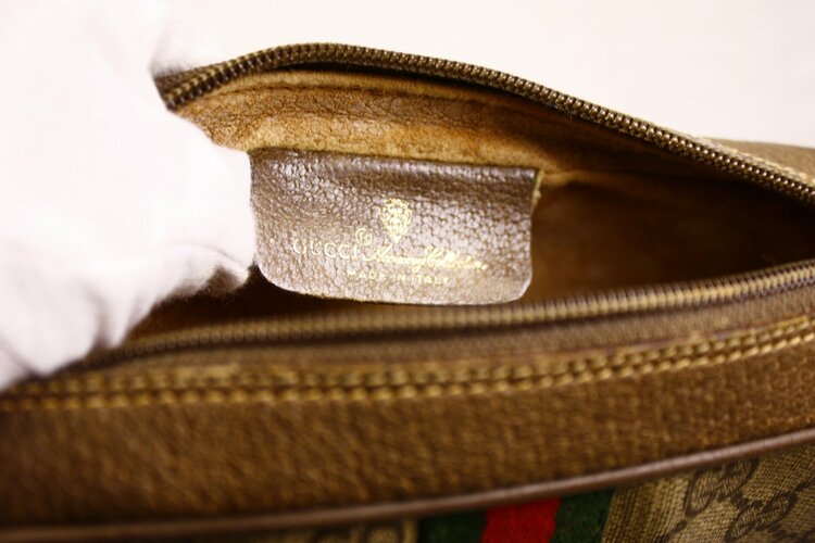 GUCCI GGキャンバス クラッチバッグ PVCレザー シェリーライン 89 01 012（ブランドバッグ）の商品画像 - 査定依頼日：2026年10月8日 - 最高査定価格：5,000円