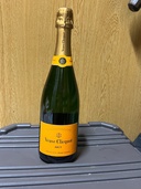 ヴーヴ・クリコ（お酒）の商品画像 - 査定依頼日：2026年3月23日 - 最高査定価格：4,800円