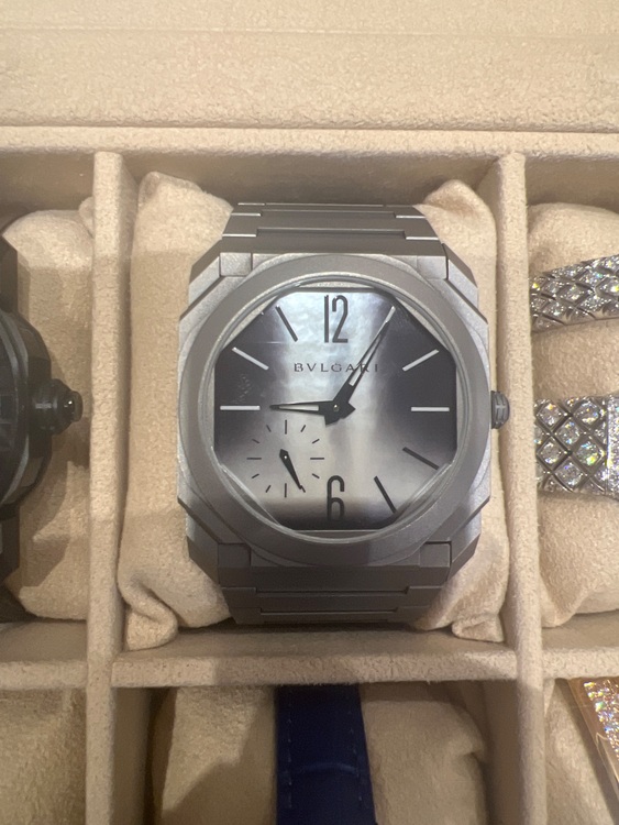 ブルガリ オクト BGO40BTTXTAUTO/SJ（高級時計）の商品画像 - 査定依頼日：2025年11月1日 - 最高査定価格：1,300,000円