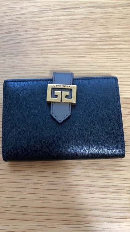 ジバンシィ  （ブランドバッグ）の商品画像 - 査定依頼日：2025年6月18日 - 最高査定価格：2,000円