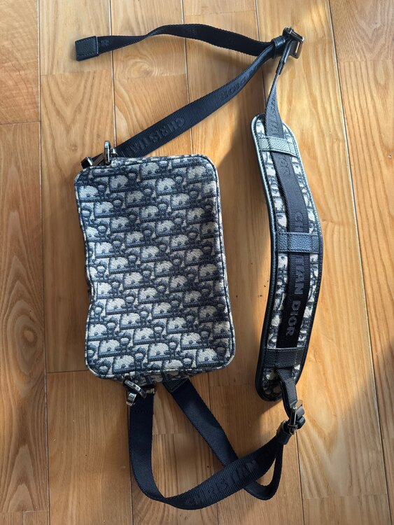 ディオール  （ブランドバッグ）の商品画像 - 査定依頼日：2025年3月8日 - 最高査定価格：75,000円