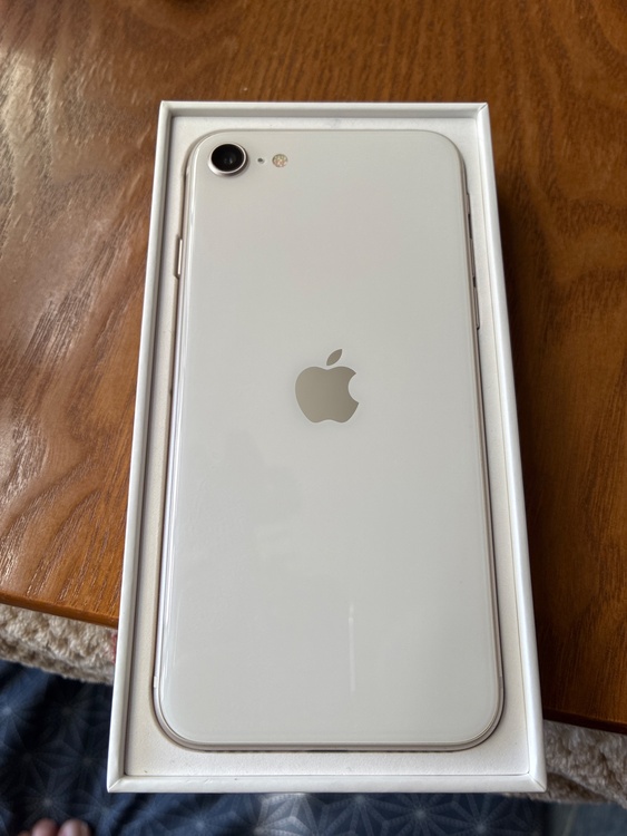iPhone SE_3 64GB(starlight)（スマホ）の商品画像 - 査定依頼日：2026年5月4日 - 最高査定価格：20,000円