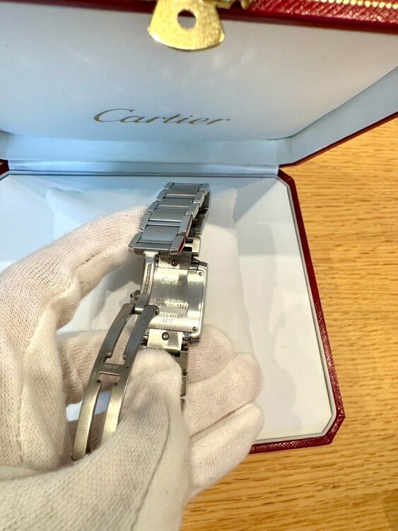 カルティエ タンク W51008Q3　321（高級時計）の商品画像 - 査定依頼日：2024年12月18日 - 最高査定価格：310,000円