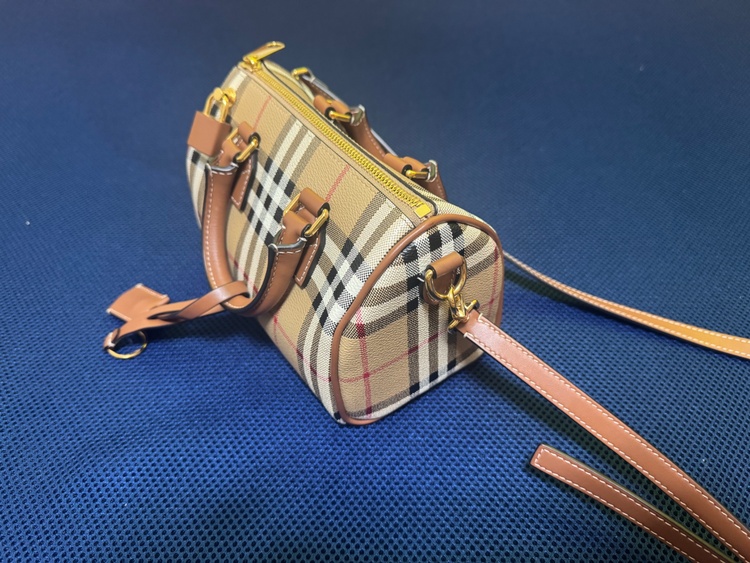 ミニボウリングバッグ（ブランドバッグ）の商品画像 - 査定依頼日：2026年2月12日 - 最高査定価格：80,000円