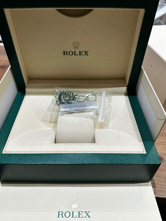 ロレックス デイトナ 11650（高級時計）の商品画像 - 査定依頼日：2025年4月4日 - 最高査定価格：5,050,000円