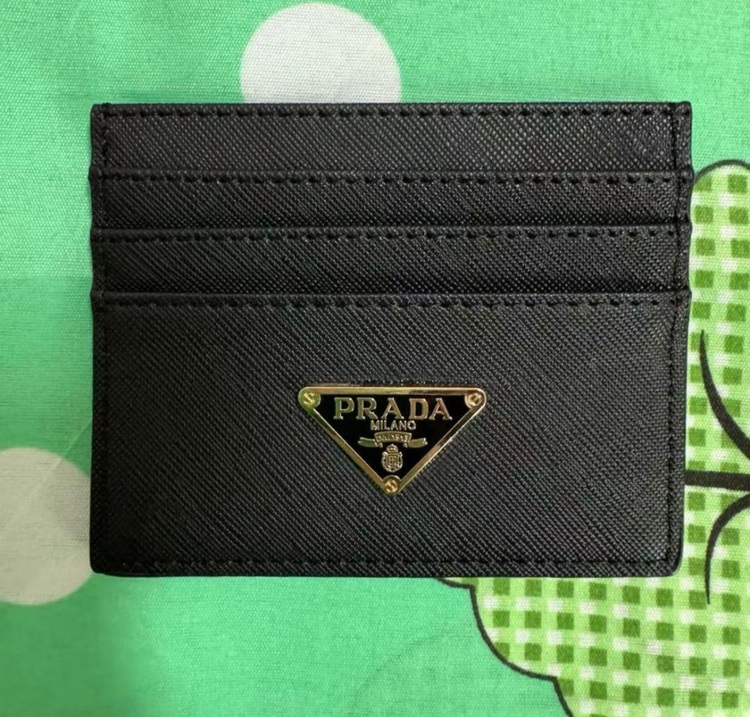 プラダ  （ブランドバッグ）の商品画像 - 査定依頼日：2025年9月6日 - 最高査定価格：27,000円