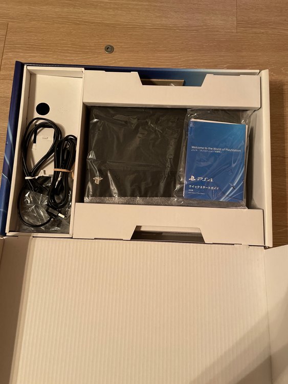 プレイステーション4本体 ジェットブラック(HDD 500GB/CUH-1100（ゲーム機本体・ゲームソフト）の商品画像 - 査定依頼日：2023年1月2日 - 最高査定価格：10,500円