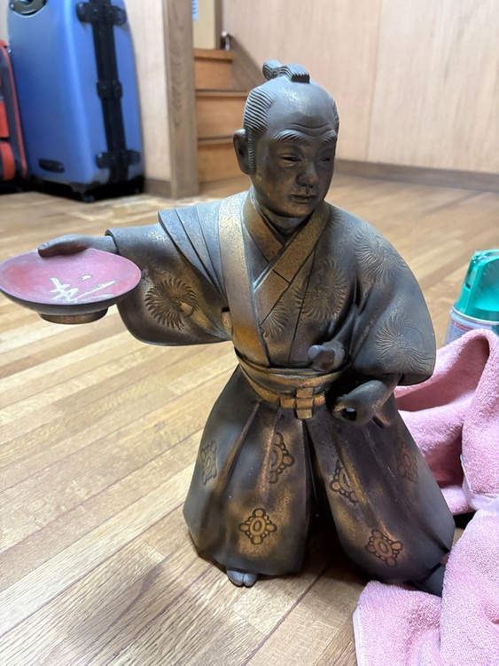 置物（美術品・骨董品）の商品画像 - 査定依頼日：2026年8月12日 - 最高査定価格：2,000円