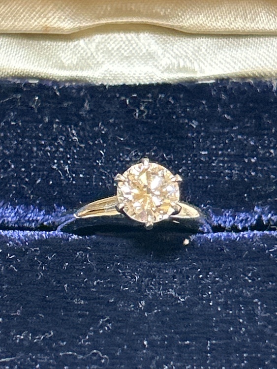 ダイヤモンド　1.14ct（宝石）の商品画像 - 査定依頼日：2026年10月8日 - 最高査定価格：1,000,000円