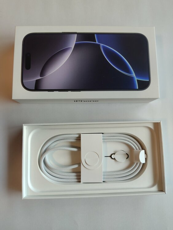 iPhone iPhone 16 Pro 128GB SIMフリー（スマホ）の商品画像 - 査定依頼日：2026年10月4日 - 最高査定価格：112,000円