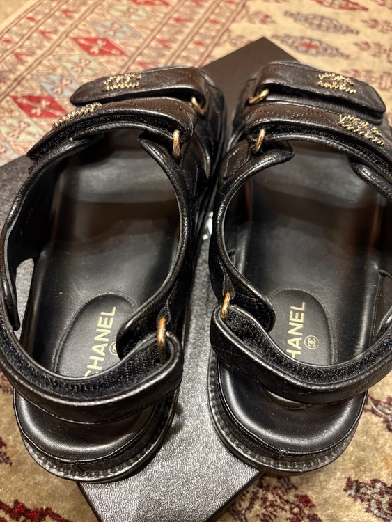 サンダル（ブランド財布・小物）の商品画像 - 査定依頼日：2025年10月29日 - 最高査定価格：49,000円