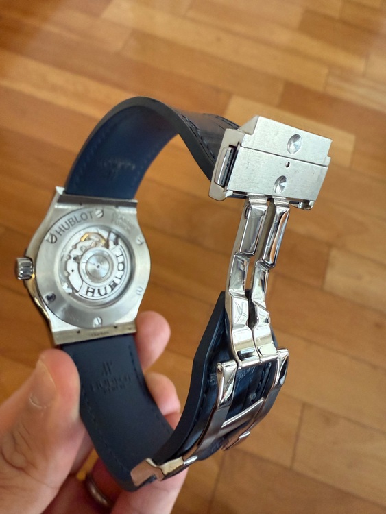 ウブロ クラシックフュージョン （高級時計）の商品画像 - 査定依頼日：2025年8月22日 - 最高査定価格：570,000円