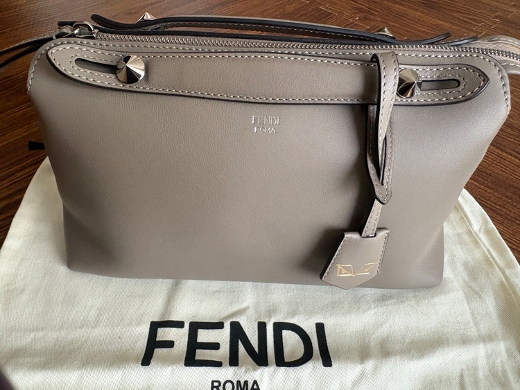 フェンディ（ブランドバッグ）の商品画像 - 査定依頼日：2026年10月11日 - 最高査定価格：90,000円