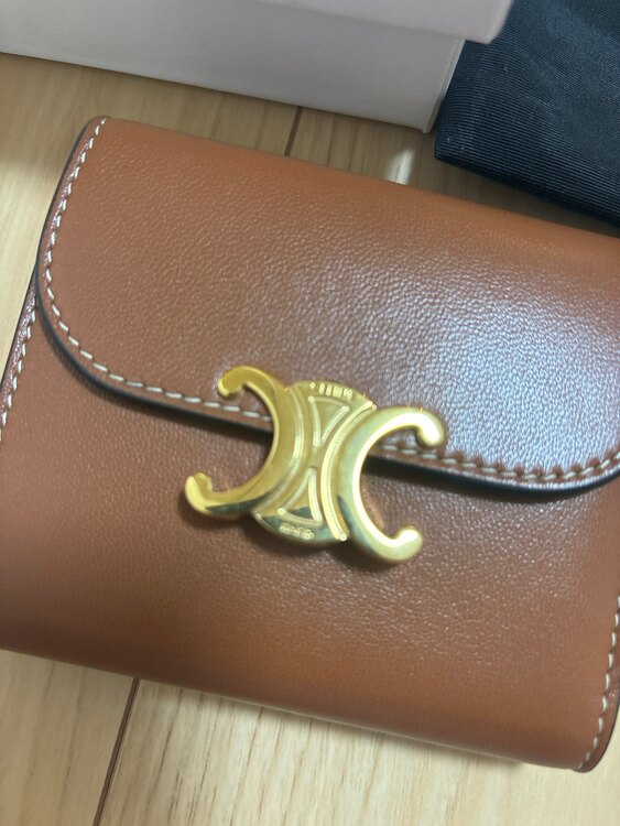 スモール フラップウォレット トリオンフ / シャイニースムースラムスキン（ブランド財布・小物）の商品画像 - 査定依頼日：2025年4月11日 - 最高査定価格：25,000円