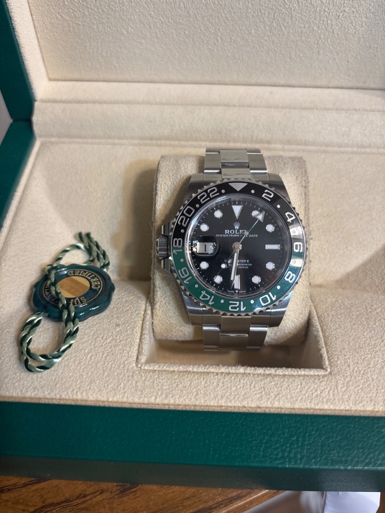 ロレックス GMTマスター 126720vtn（高級時計）の商品画像 - 査定依頼日：2025年7月23日 - 最高査定価格：2,300,000円