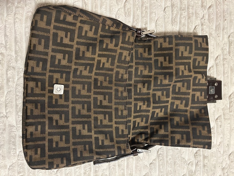 フェンディ  （ブランドバッグ）の商品画像 - 査定依頼日：2026年1月26日 - 最高査定価格：90,000円