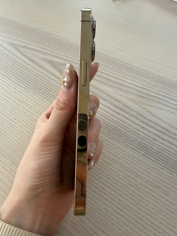 iphone13pro 128GB ゴールド（スマホ）の商品画像 - 査定依頼日：2026年3月22日 - 最高査定価格：46,000円