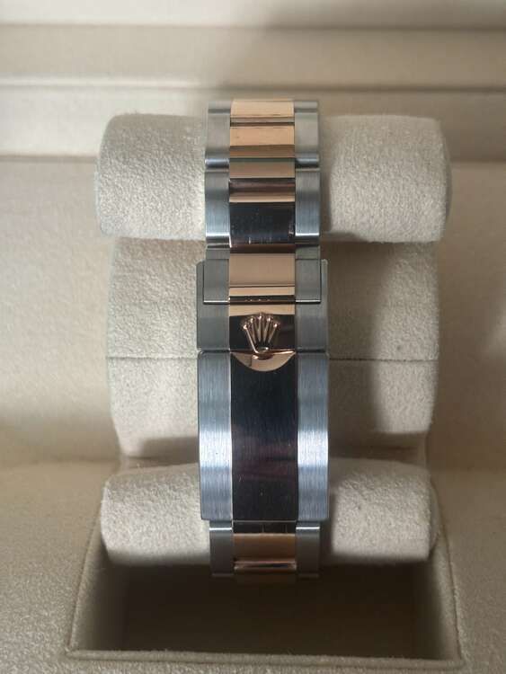 ロレックス GMTマスター （高級時計）の商品画像 - 査定依頼日：2025年1月29日 - 最高査定価格：2,750,000円