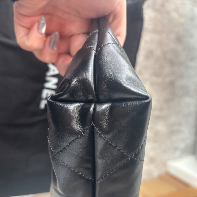 シャネル22 ミニ（ブランドバッグ）の商品画像 - 査定依頼日：2026年1月19日 - 最高査定価格：550,000円