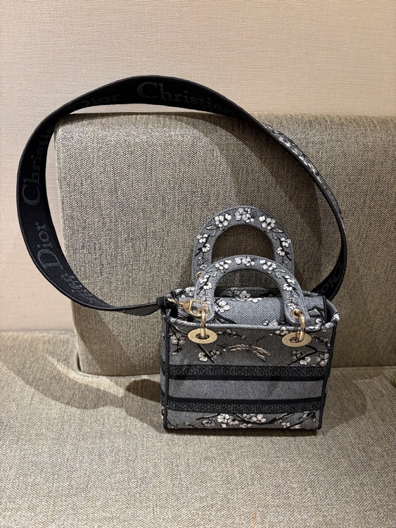 ディオール  （ブランドバッグ）の商品画像 - 査定依頼日：2026年1月9日 - 最高査定価格：270,000円