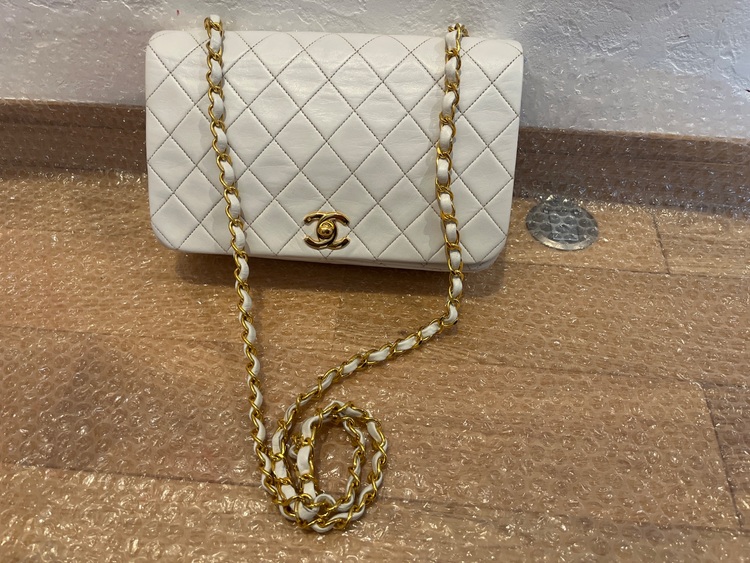 マトラッセ　ラムスキンショルダー（ブランドバッグ）の商品画像 - 査定依頼日：2025年11月18日 - 最高査定価格：100,000円