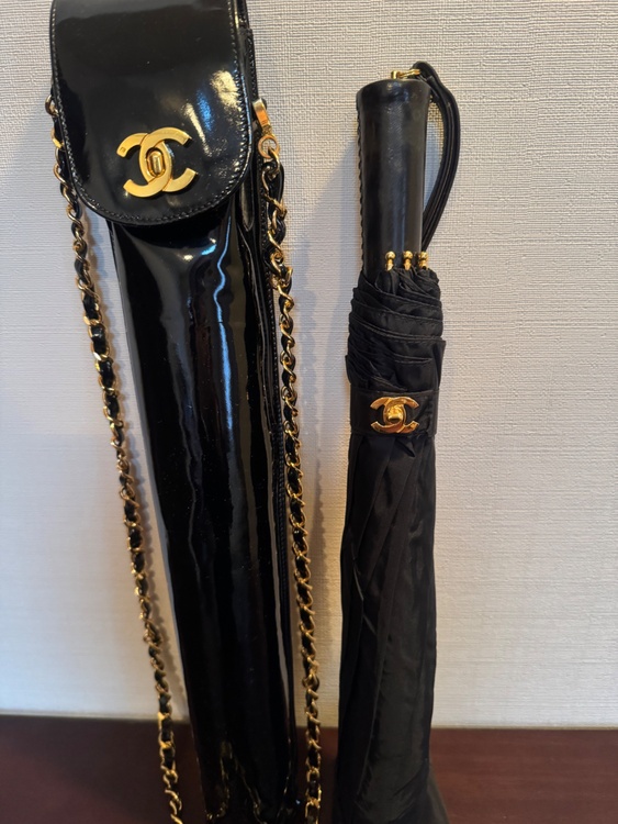 ケース付傘（エナメル）（ブランド財布・小物）の商品画像 - 査定依頼日：2026年1月5日 - 最高査定価格：40,000円