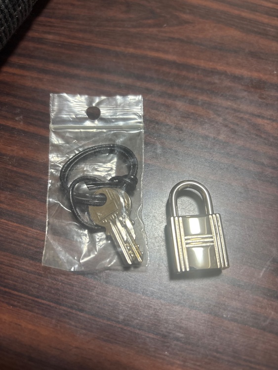 エールバッグ（ブランドバッグ）の商品画像 - 査定依頼日：2025年9月2日 - 最高査定価格：16,000円