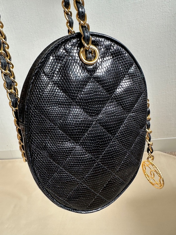 希少 ヴィンテージ CHANEL リザード オーバル チェーンショルダーバッグ（ブランドバッグ）の商品画像 - 査定依頼日：2026年8月21日 - 最高査定価格：90,000円