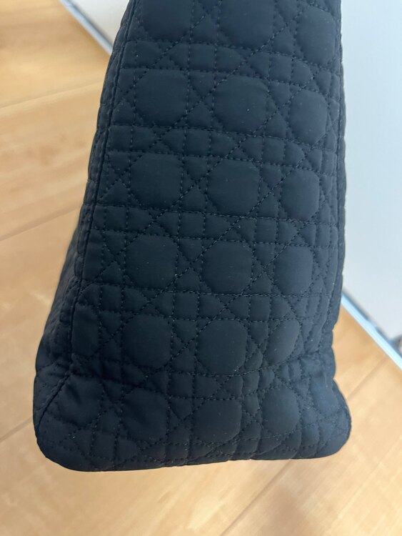 イブサンローラン  （ブランドバッグ）の商品画像 - 査定依頼日：2025年3月12日 - 最高査定価格：50,000円