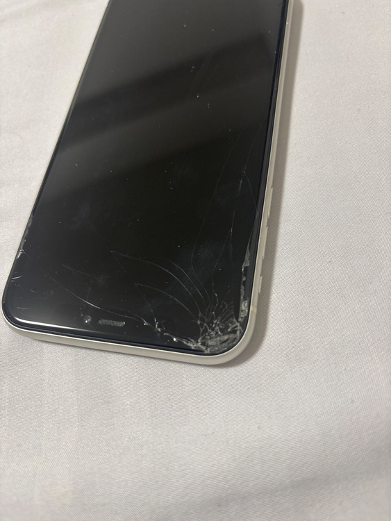 iPhone iPhone11 128GB docomo（スマホ）の商品画像 - 査定依頼日：2026年9月24日 - 最高査定価格：13,000円