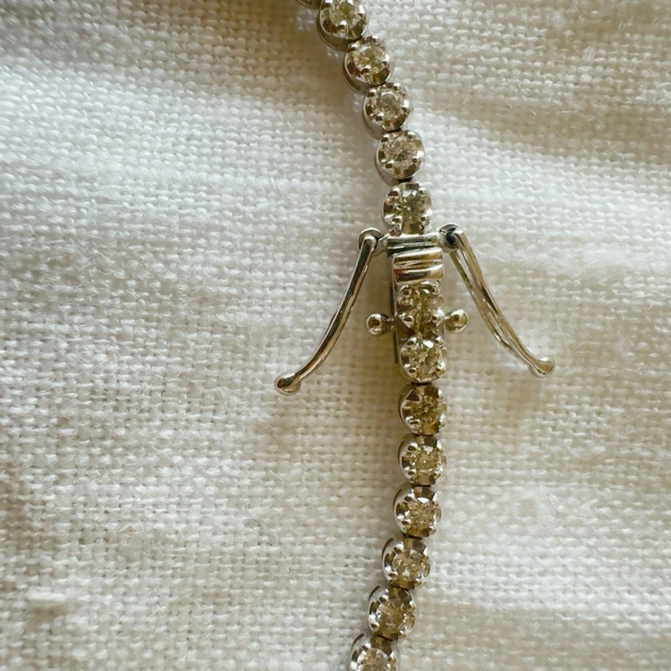 1.50ct ダイヤモンドテニスブレスレット（金・貴金属）の商品画像 - 査定依頼日：2025年9月4日 - 最高査定価格：300,000円