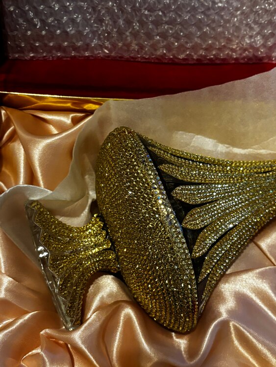 ブランデー ブランデー(その他) （お酒）の商品画像 - 査定依頼日：2025年4月6日 - 最高査定価格：13,000円