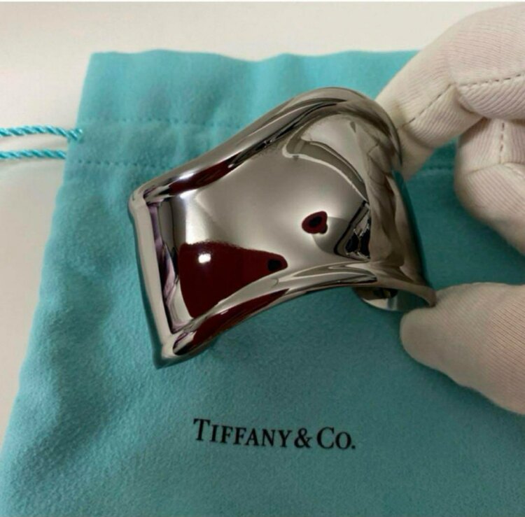 ボーンカフ（金・貴金属）の商品画像 - 査定依頼日：2025年2月1日 - 最高査定価格：68,000円