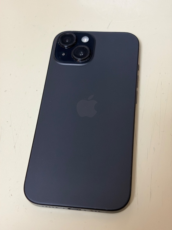 iPhone iPhone 15 256GB SIMフリー（スマホ）の商品画像 - 査定依頼日：2026年10月18日 - 最高査定価格：67,000円