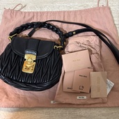 ミュウミュウ  （ブランドバッグ）の商品画像 - 査定依頼日：2025年12月14日 - 最高査定価格：50,000円